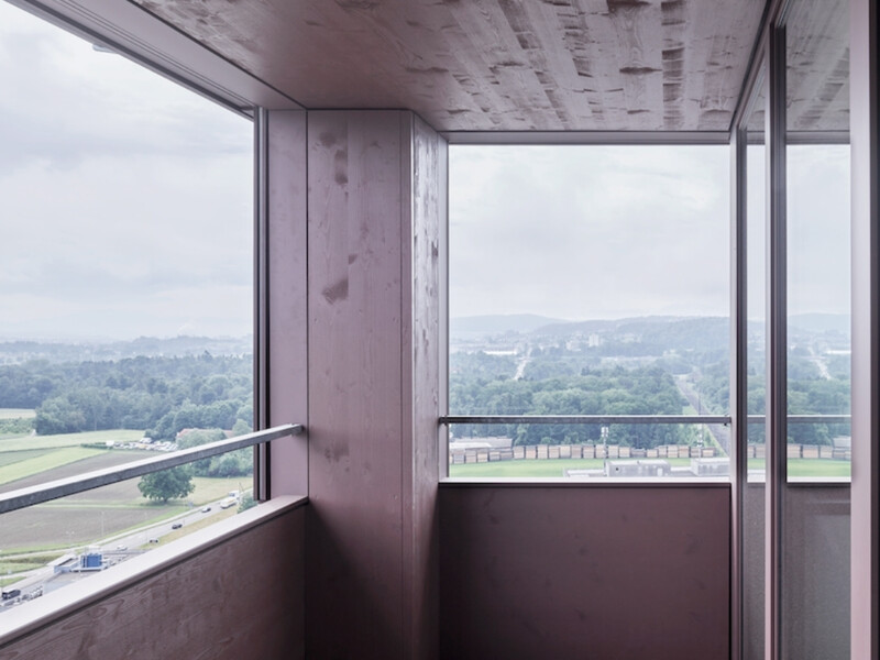 Imposantes Hochhaus aus Schweizer Holz