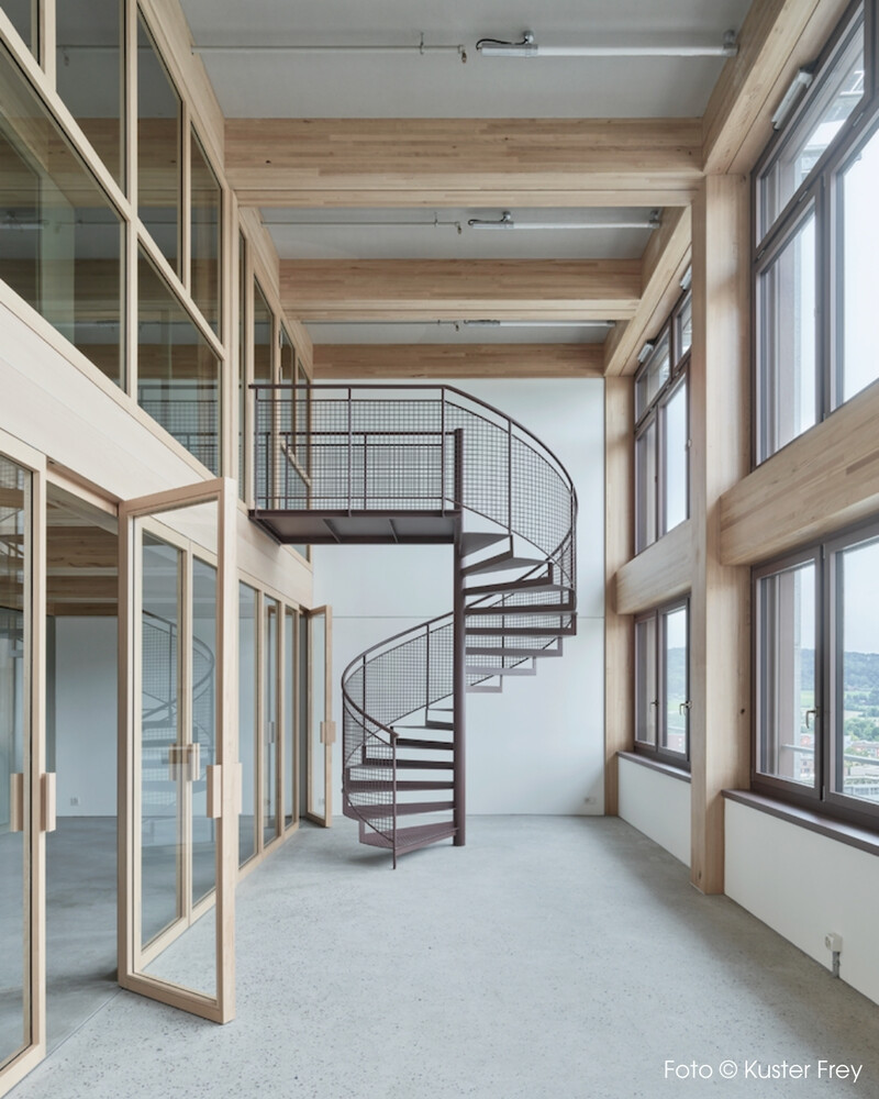 Imposantes Hochhaus aus Schweizer Holz