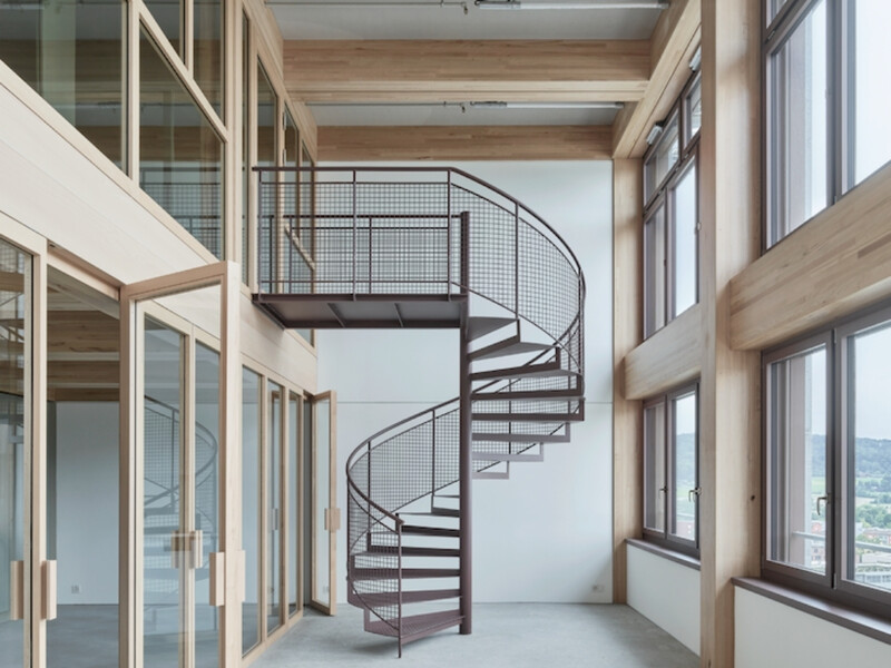 Imposantes Hochhaus aus Schweizer Holz