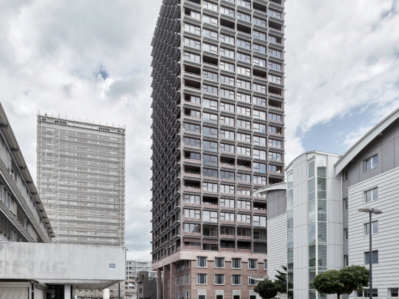 Imposantes Hochhaus aus Schweizer Holz
