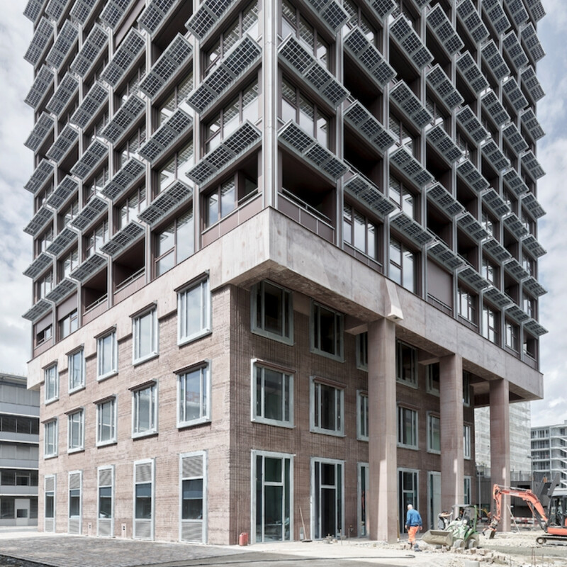 Imposantes Hochhaus aus Schweizer Holz