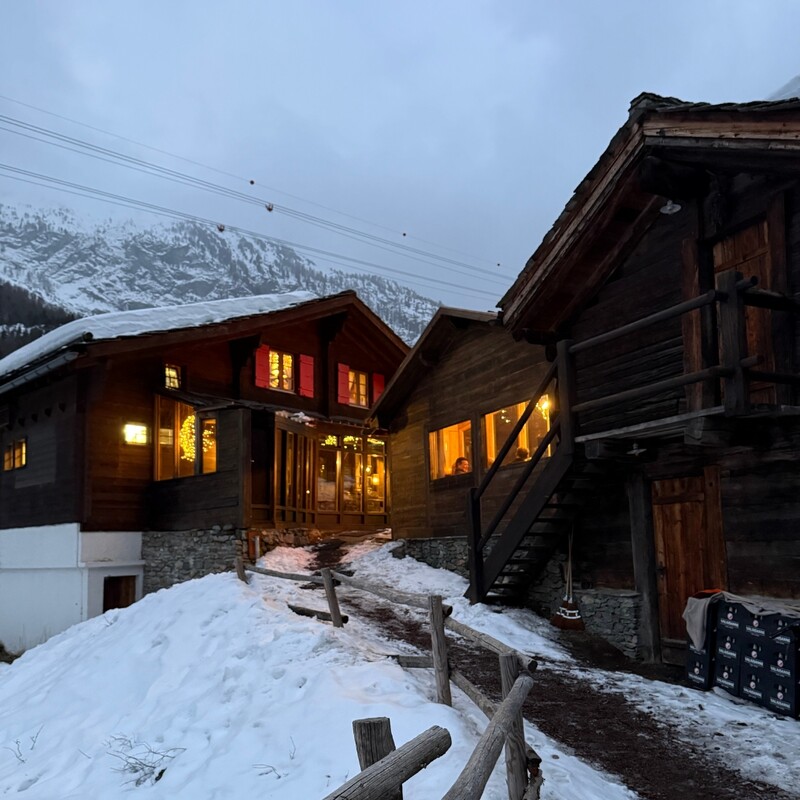 JACO-Family on Tour: Skitag in Zermatt
