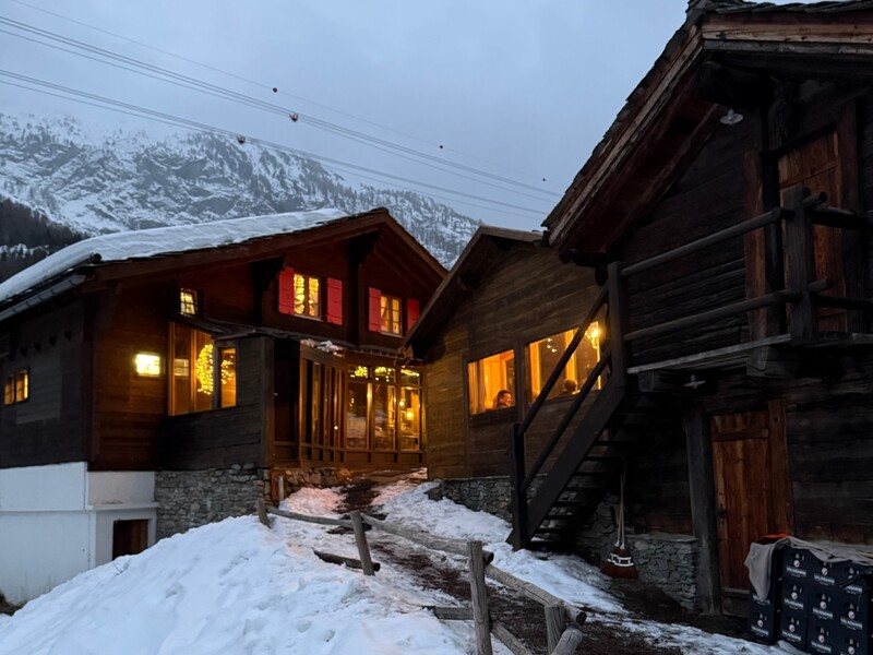 JACO-Family on Tour: Skitag in Zermatt